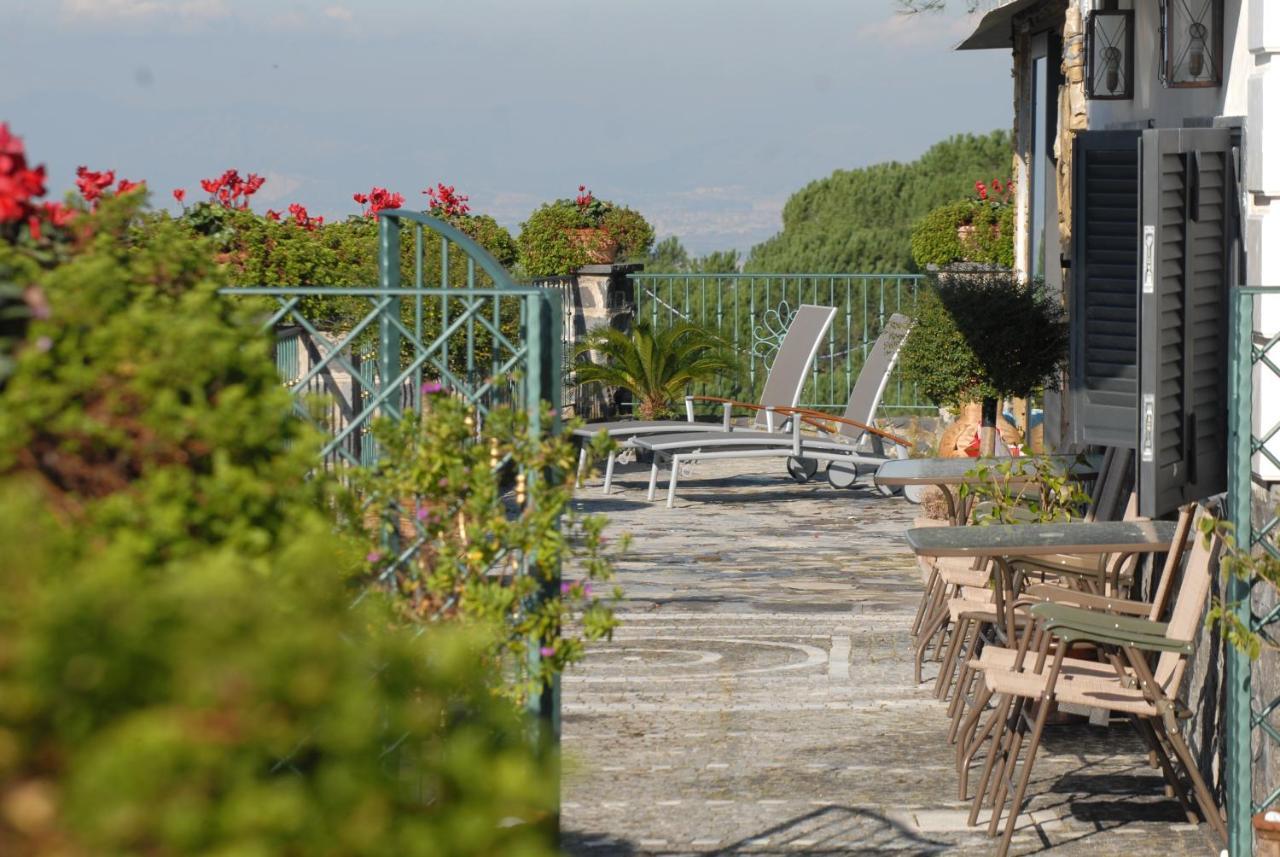 La Dimora Le Fumarole Couette-café 2*