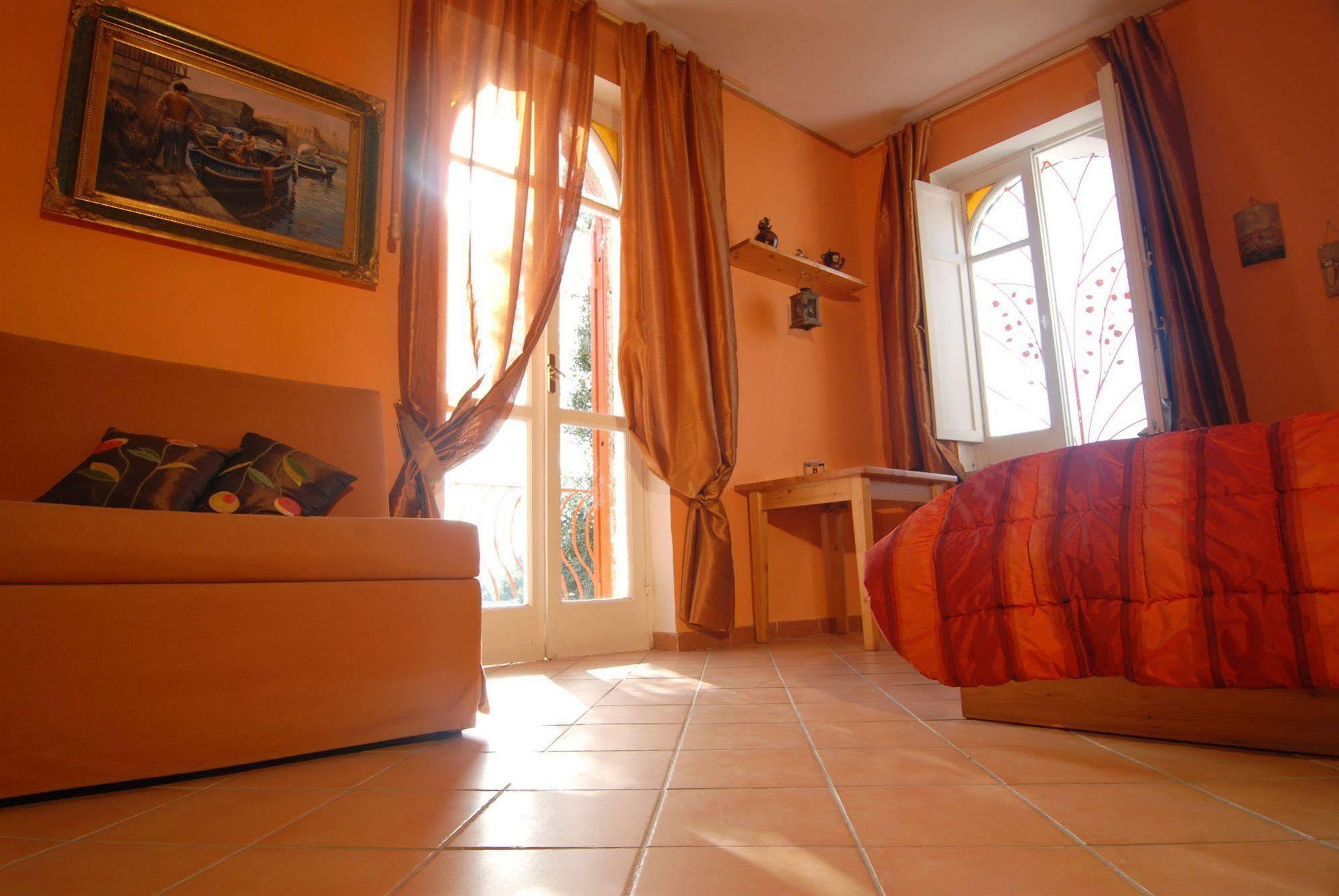 Bed & Breakfast La Dimora Le Fumarole 2*